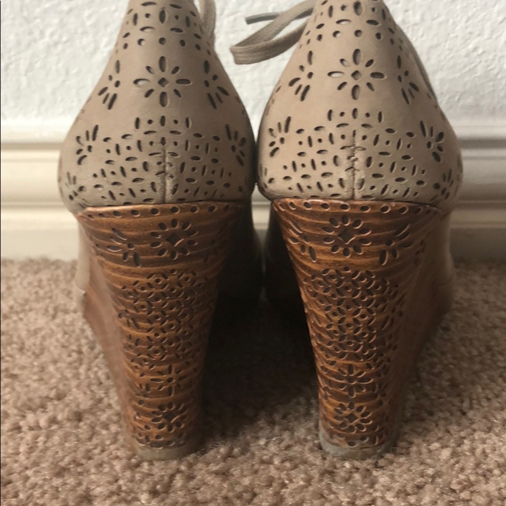 Gianni Bini detailed wedge shoes - Picture 3 of 5